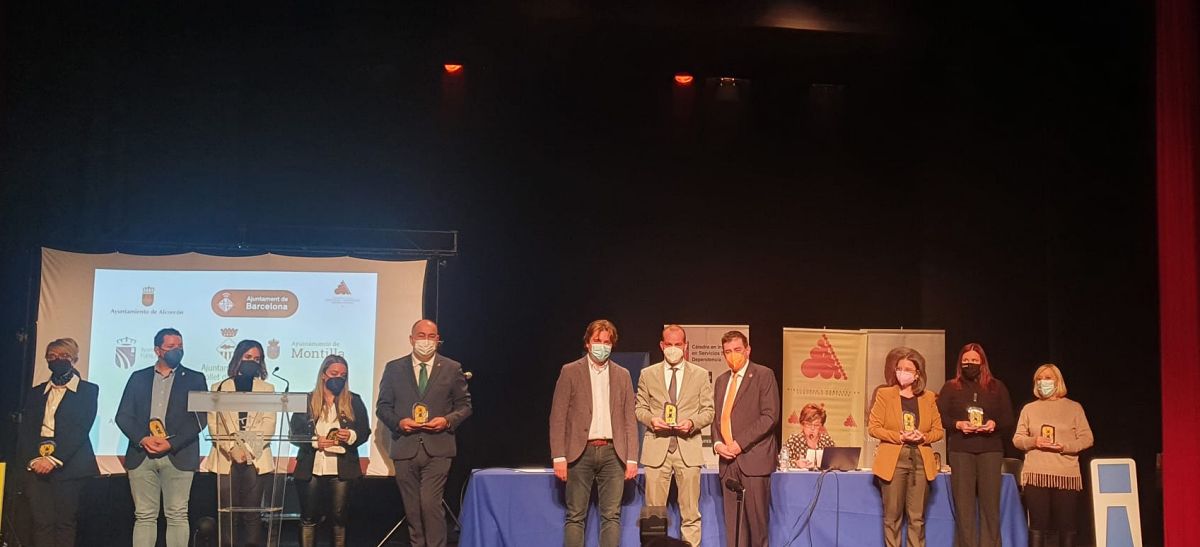 El Teniente de Alcalde de Servicios Sociales, Valeriano Rosales, recoge el premio en Fuenlabrada.