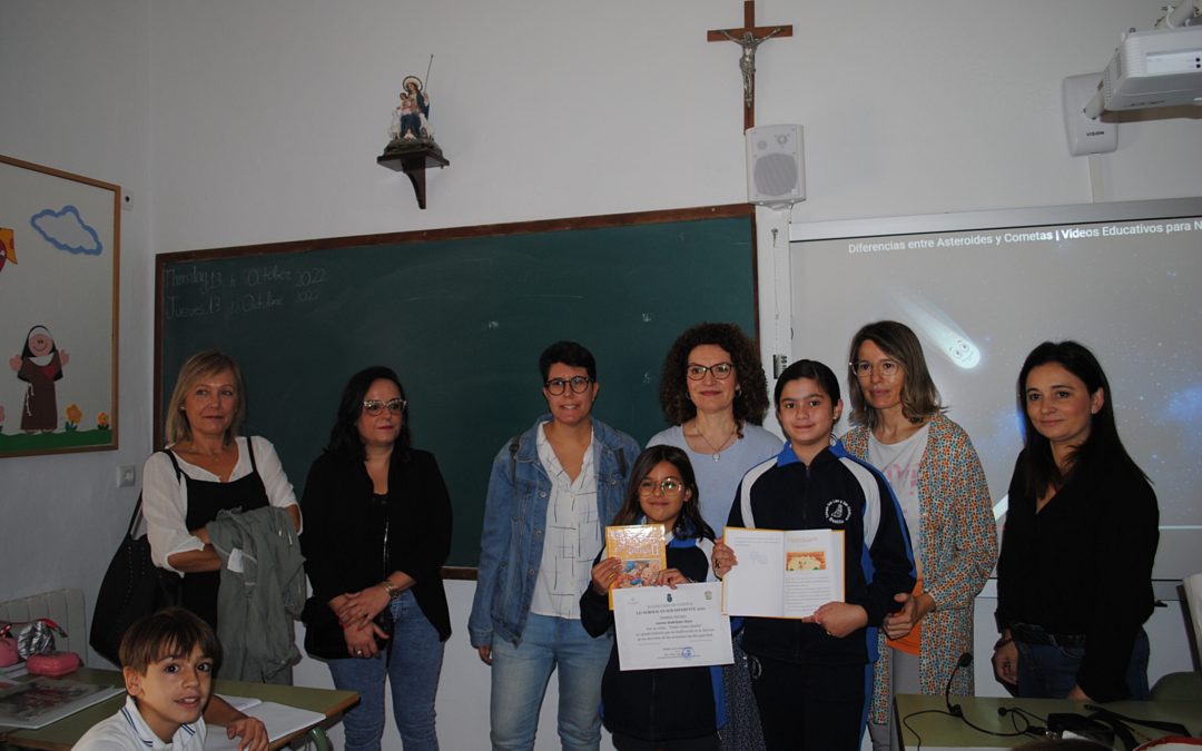 Aurora Rodríguez, de 5º curso del Colegio San Luis, gana el concurso de relatos del área de Servicios Sociales “Lo normal es ser diferente”
